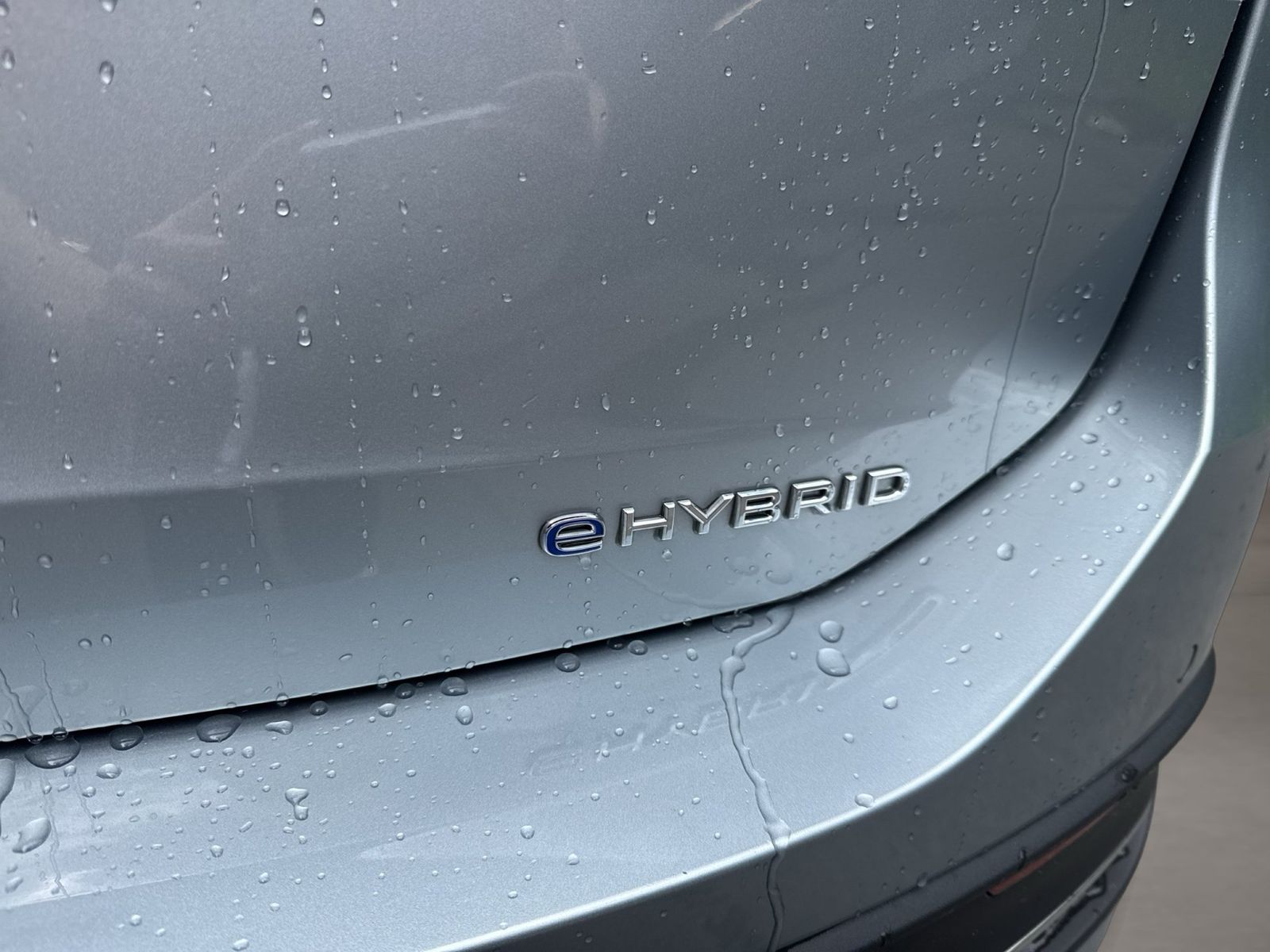 Fahrzeugabbildung Volkswagen Passat Variant 1.5 TSI eHybrid Business DSG CarP