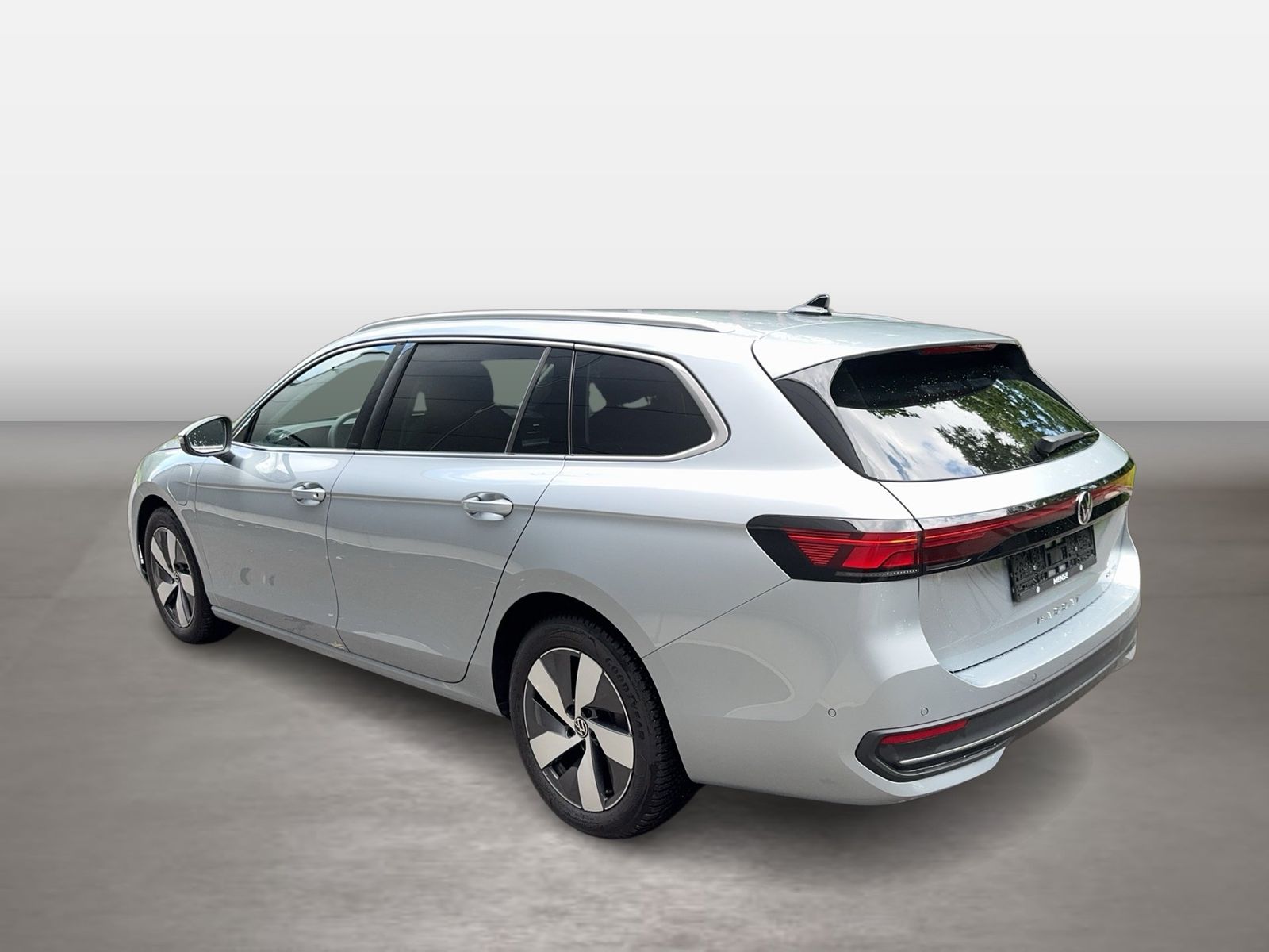 Fahrzeugabbildung Volkswagen Passat Variant 1.5 TSI eHybrid Business DSG CarP
