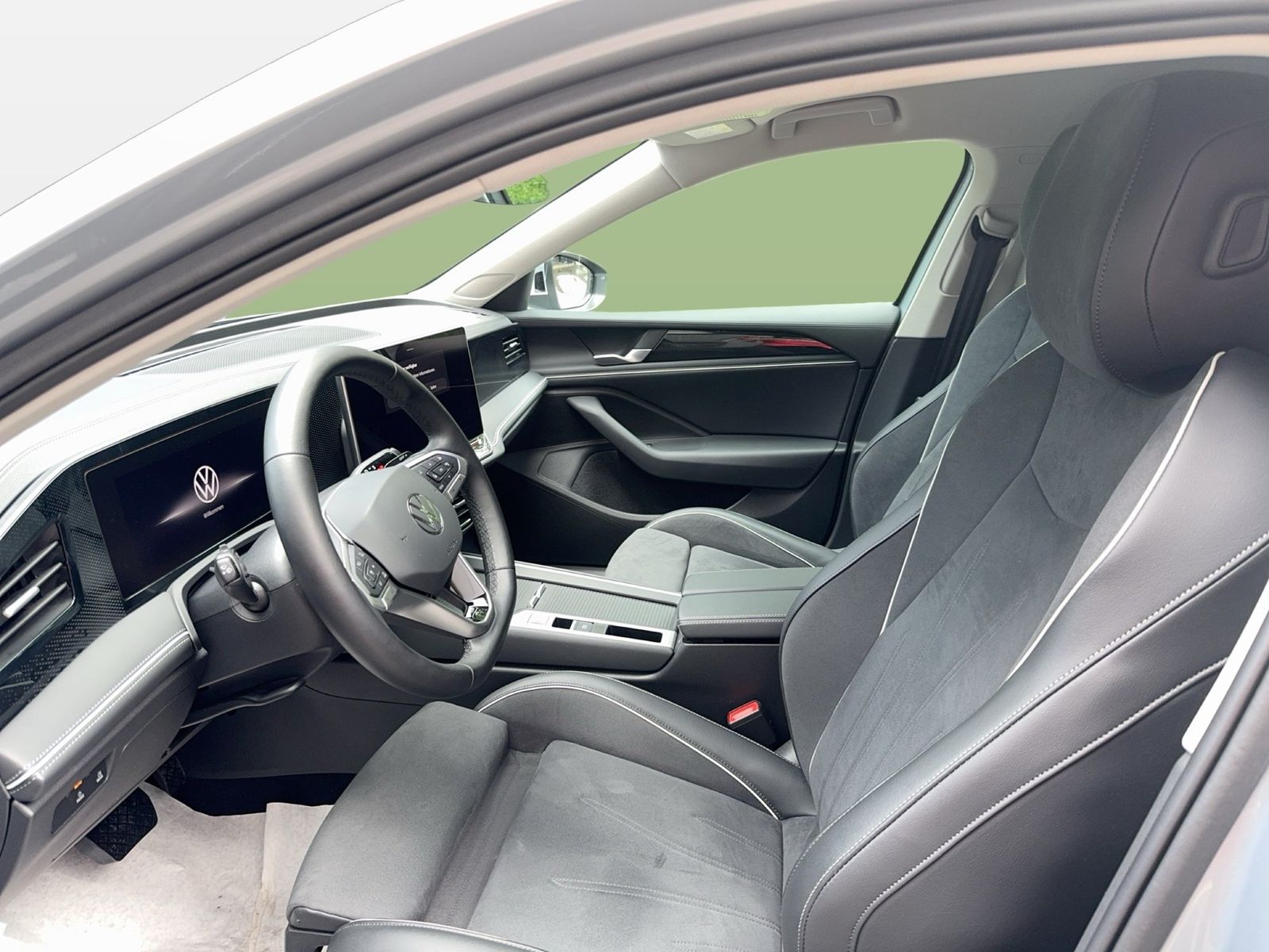 Fahrzeugabbildung Volkswagen Passat Variant 1.5 TSI eHybrid Business DSG CarP