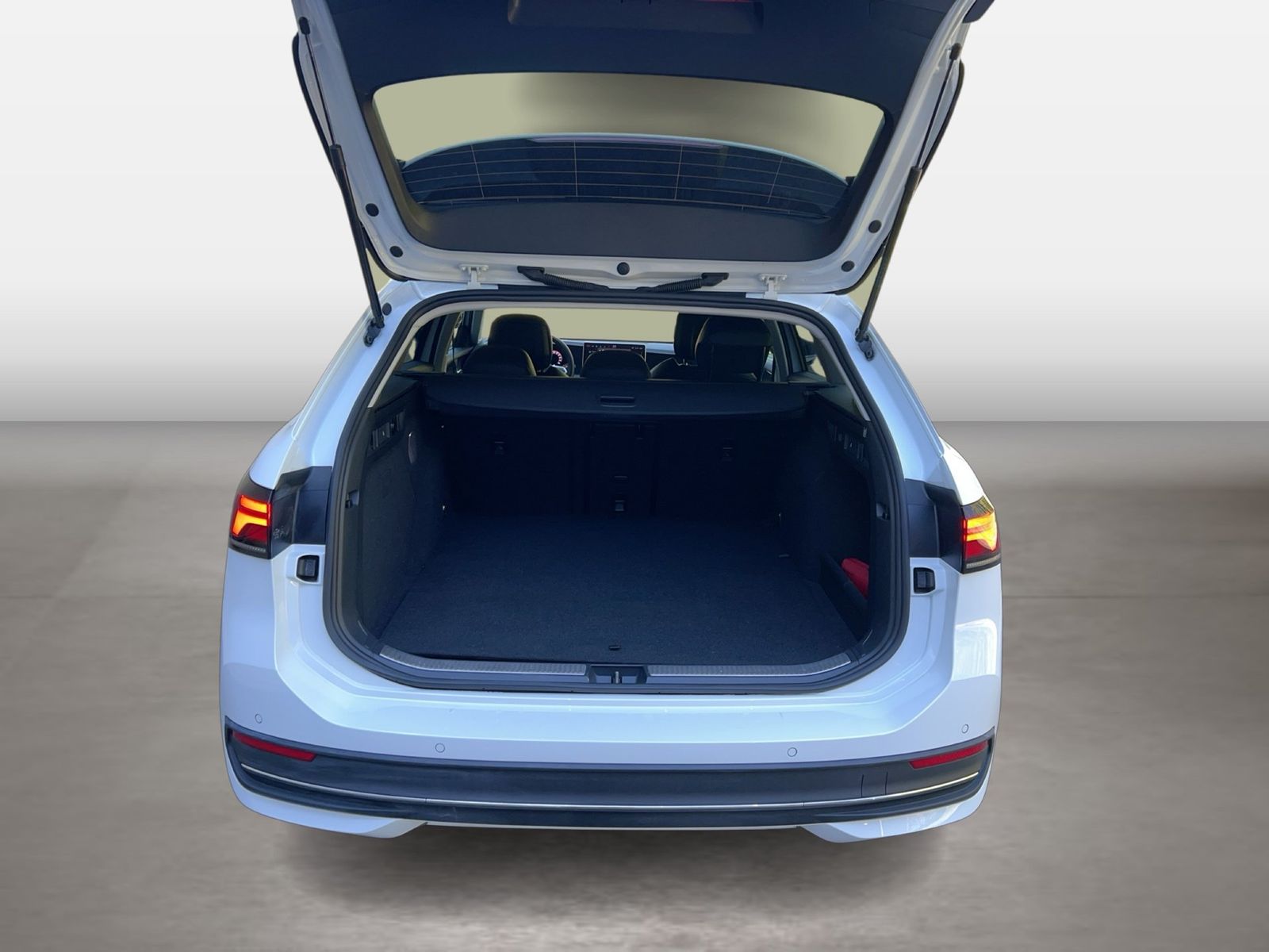 Fahrzeug autohaus mense Fahrzeugabbildung Volkswagen Passat Variant 1.5 TSI eHybrid DSG Business AHK