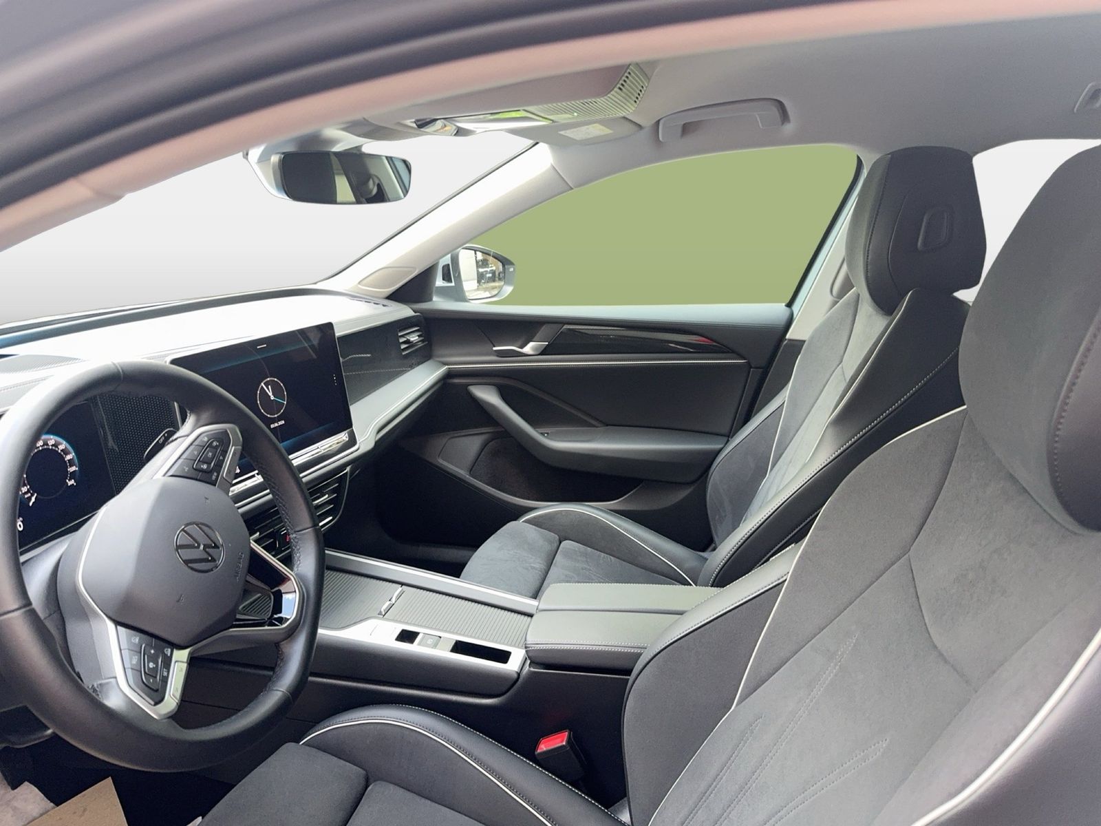 Fahrzeugabbildung Volkswagen Passat Variant 1.5 TSI eHybrid DSG Business AHK