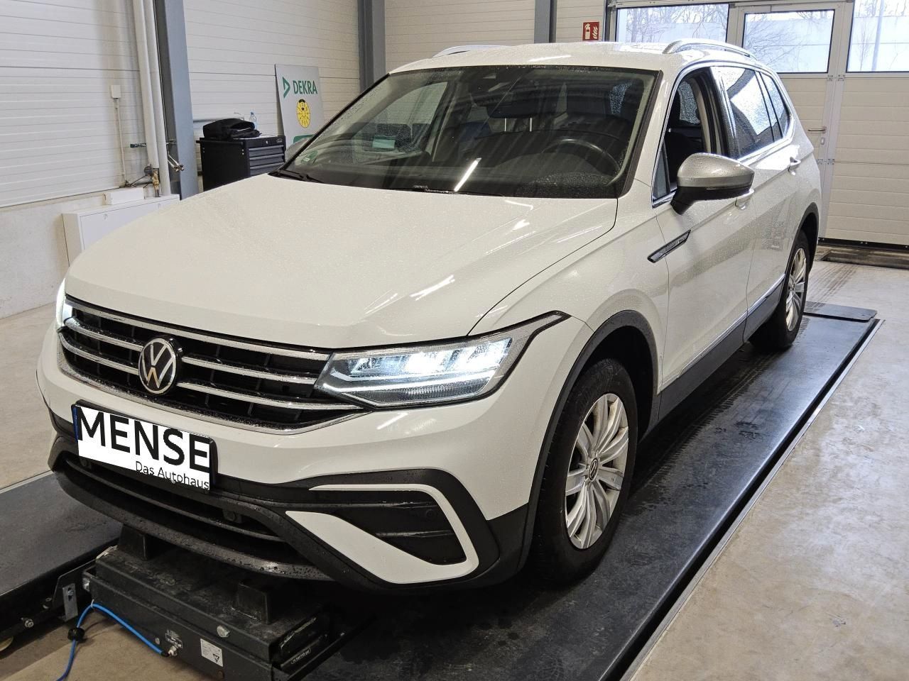 Fahrzeugabbildung Volkswagen Tiguan Allspace 2.0 TDI DSG Life ACC|LED|Navi|LM