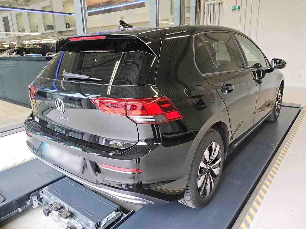 Fahrzeugabbildung Volkswagen Golf VIII 1.0 eTSI DSG MOVE CarPlay|LED|DynLicht