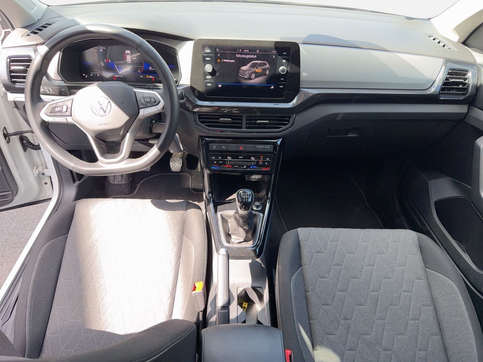 Fahrzeug autohaus mense Fahrzeugabbildung Volkswagen T-Cross 1.0 TSi Life CarPlay|ACC|LED|VirtualCP - mit KI generiert/bearbeitet