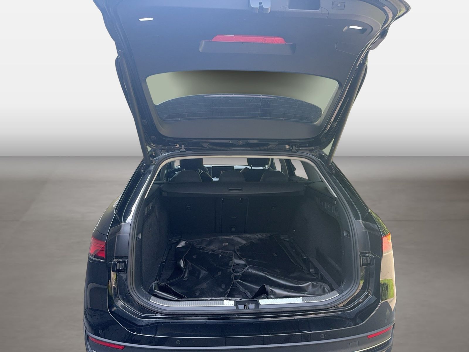 Fahrzeugabbildung Volkswagen Passat Variant 1.5 eTSI DSG Business CarPlay|AHK