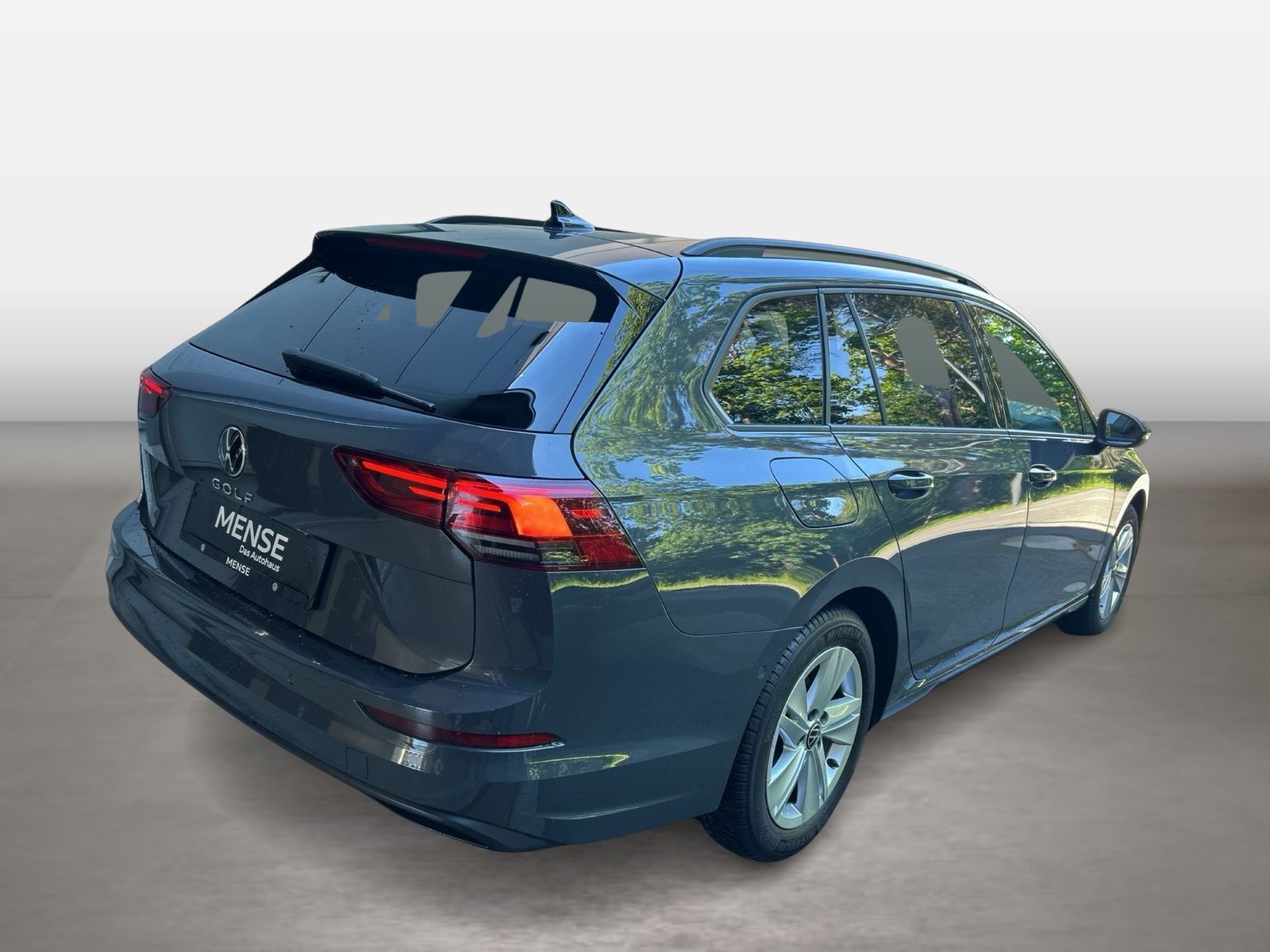 Fahrzeugabbildung Volkswagen Golf VIII Variant 1.5 TSI Life Navi Standhzg Tra