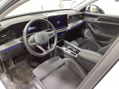 Fahrzeugabbildung Volkswagen Passat Variant 1.5 eTSI DSG Business CarPlay|AHK