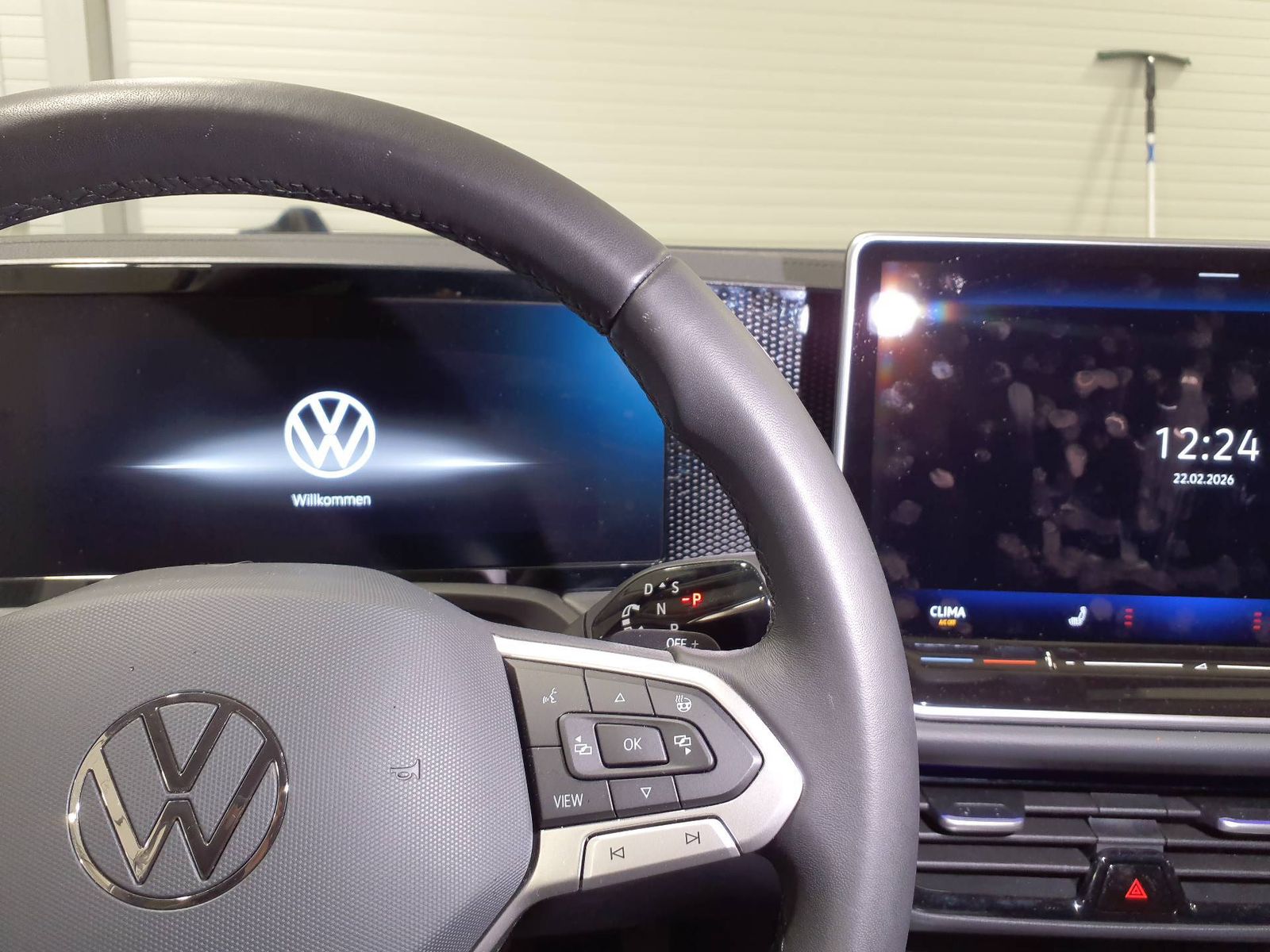 Fahrzeugabbildung Volkswagen Passat Variant 1.5 eTSI DSG Business CarPlay|AHK