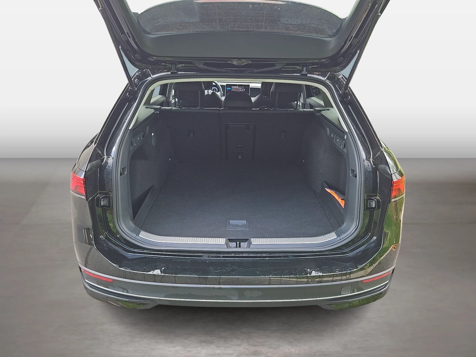 Fahrzeug autohaus mense Fahrzeugabbildung Volkswagen Passat Variant 1.5 eTSI DSG Business AHK