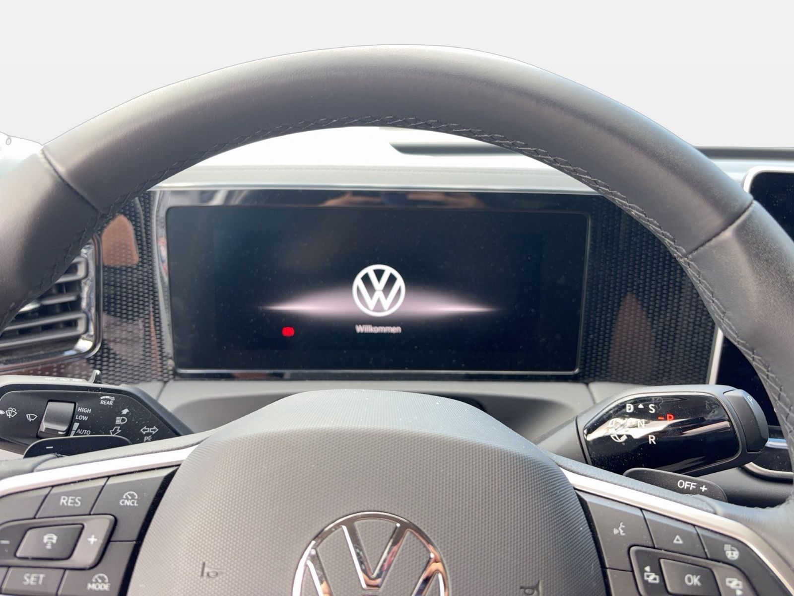 Fahrzeugabbildung Volkswagen Tiguan 1.5 eTSI DSG Goal Life CarPlay|AHK|ACC|LM