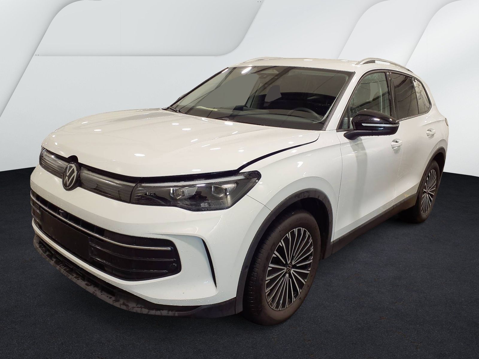 Fahrzeugabbildung Volkswagen Tiguan 1.5 eTSI DSG Goal Life CarPlay|AHK|ACC|LM
