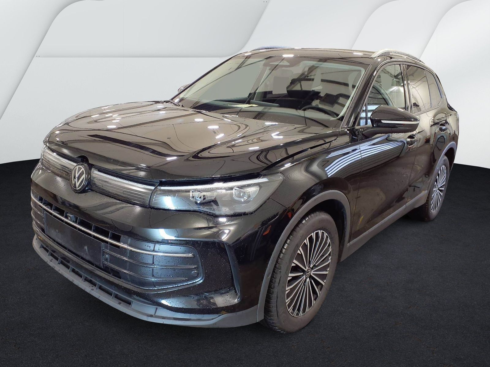 Fahrzeugabbildung Volkswagen Tiguan 1.5 eTSI DSG Goal Life CarPlay|AHK|ACC|LM