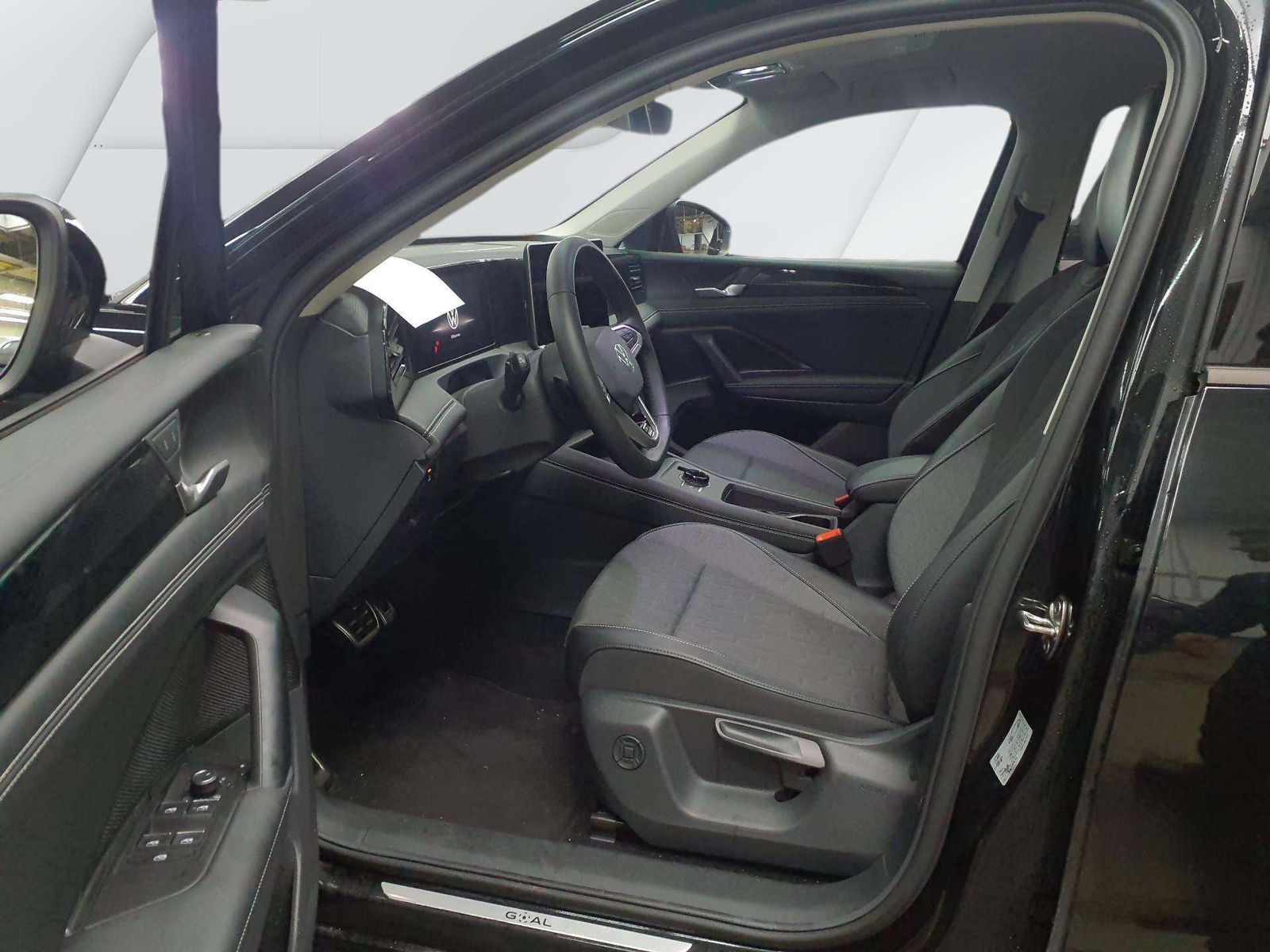 Fahrzeugabbildung Volkswagen Tiguan 1.5 eTSI DSG Goal Life CarPlay|AHK|ACC|LM