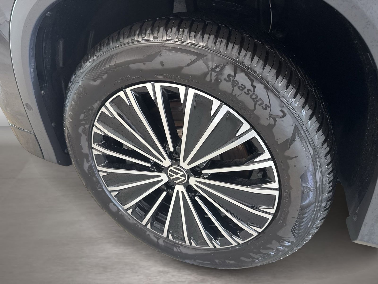 Fahrzeugabbildung Volkswagen Tayron 1.5 eTSI DSG Life IQ.Light|Matrix