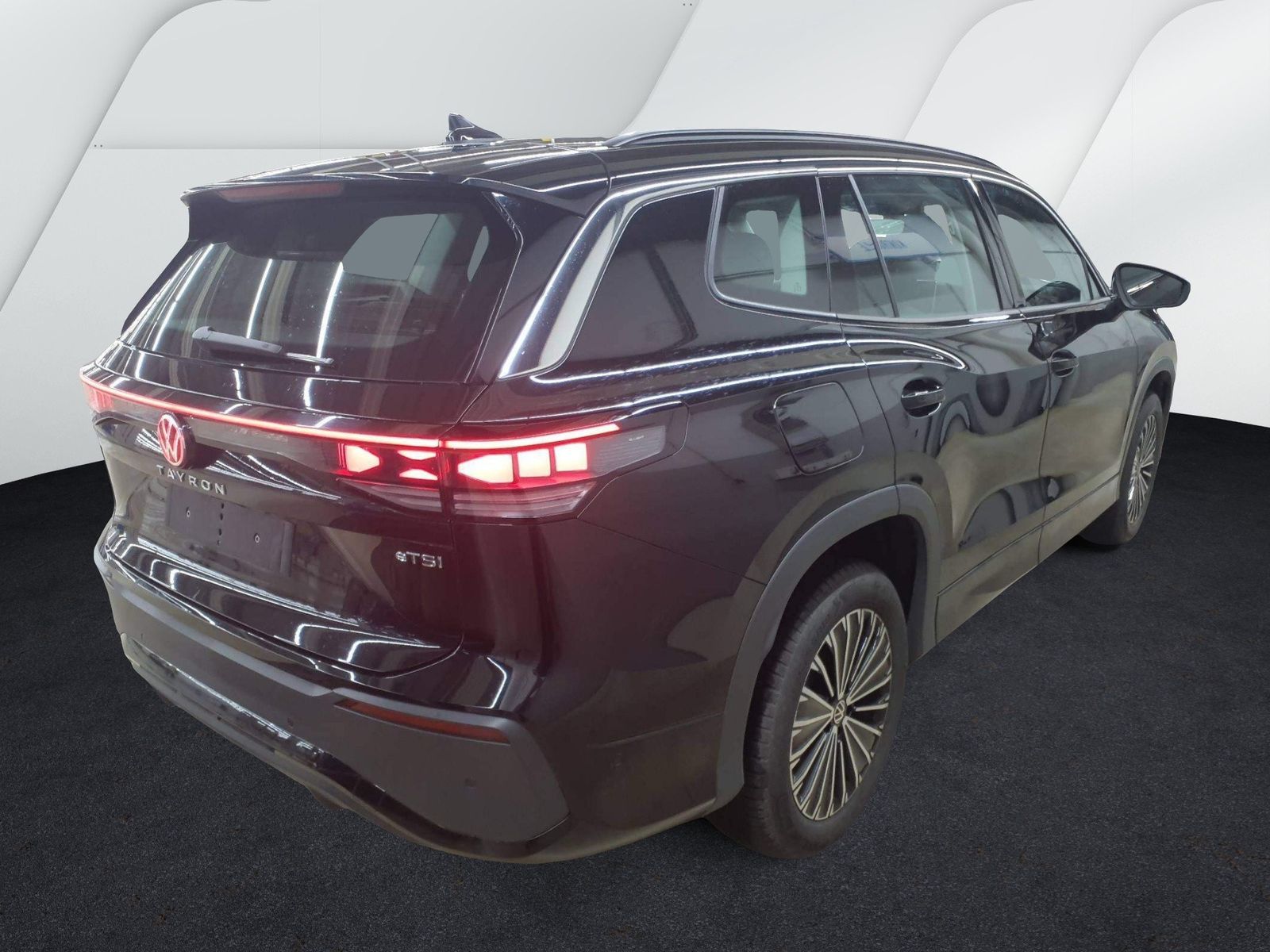 Fahrzeugabbildung Volkswagen Tayron 1.5 eTSI 110 kW Life 2026 IQ.Light|Matrix