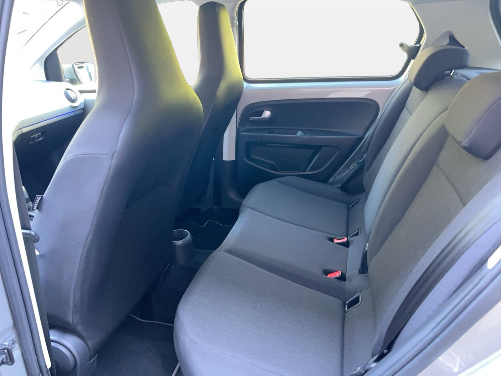 Fahrzeug autohaus mense Fahrzeugabbildung Volkswagen e-up! move up ! Style plus KlimaA|SHZG|AUT|LM