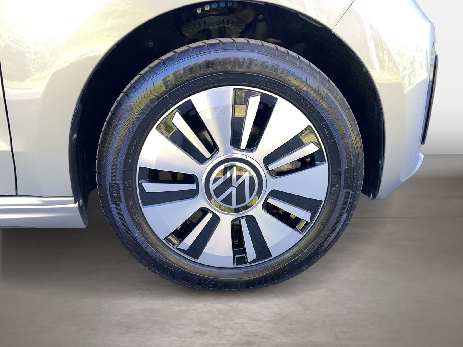 Fahrzeug autohaus mense Fahrzeugabbildung Volkswagen e-up! move up ! Style plus KlimaA|SHZG|AUT|LM