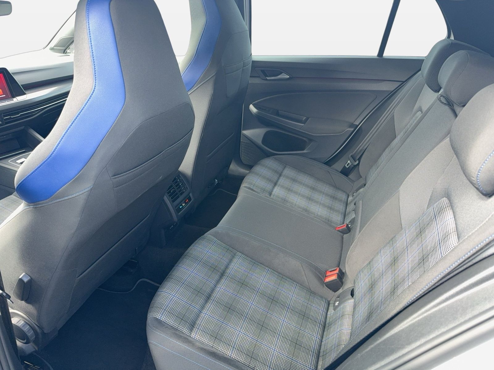 Fahrzeugabbildung Volkswagen Golf VIII 1.4 TSI eHybrid DSG CarPlay|AHK|Pano