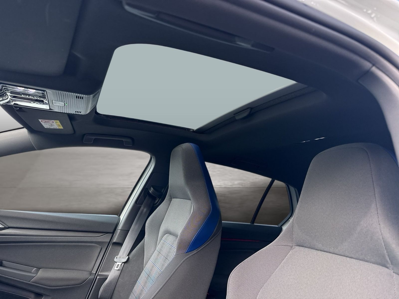 Fahrzeugabbildung Volkswagen Golf VIII 1.4 TSI eHybrid DSG CarPlay|AHK|Pano