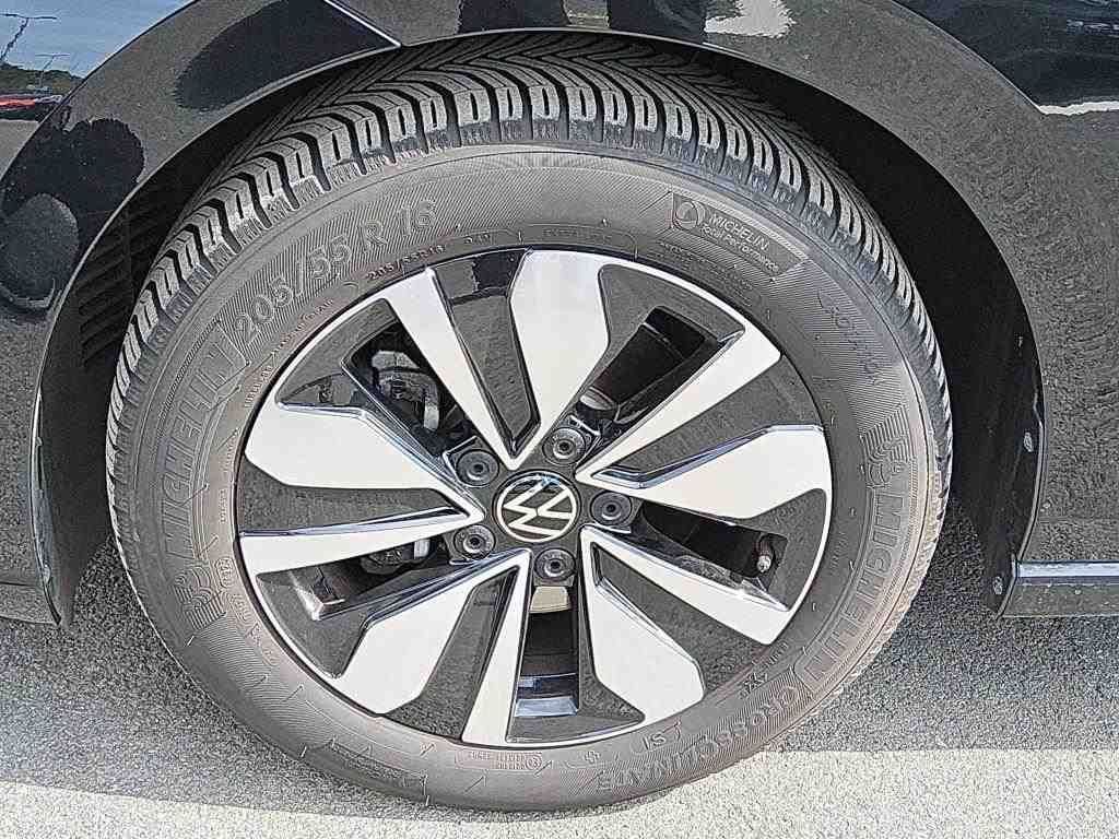 Fahrzeugabbildung Volkswagen Golf VIII 2.0 TDI DSG MOVE CarPlay|LED|VirtualCP