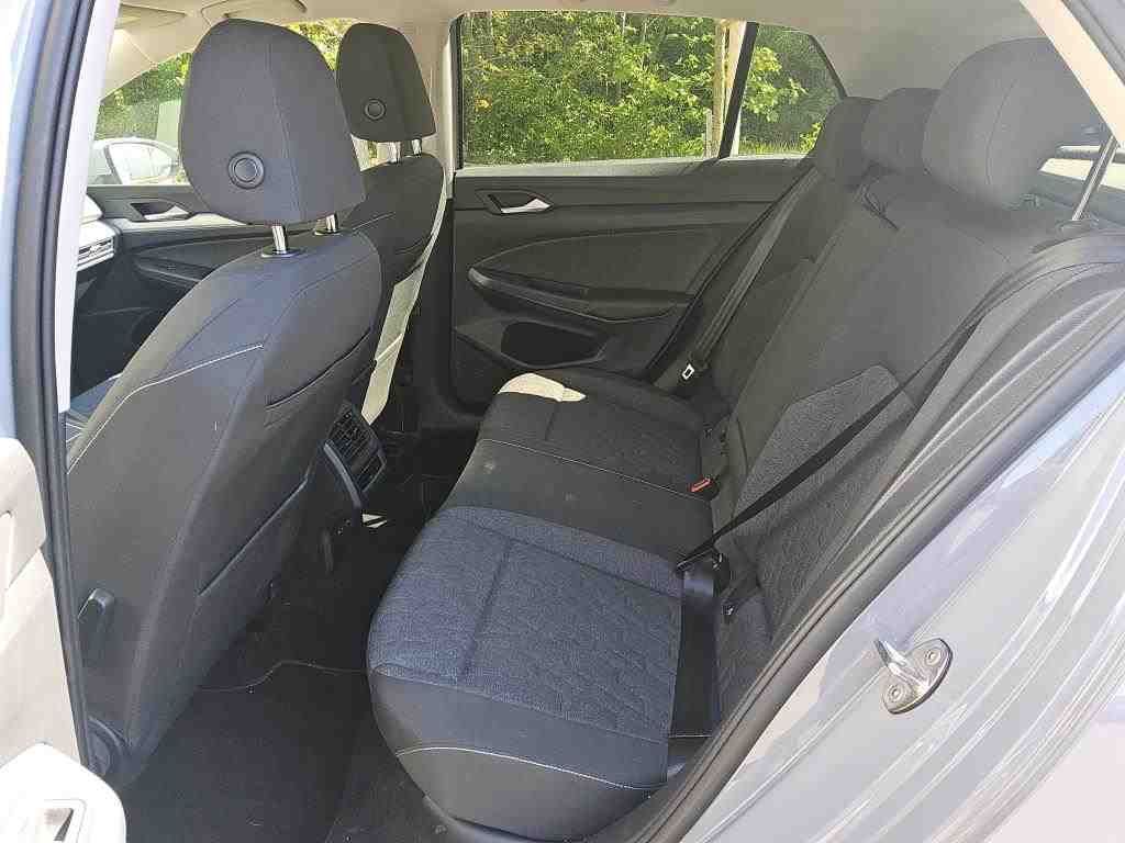 Fahrzeugabbildung Volkswagen Golf VIII 1.0 eTSI DSG Move CarPlay|ACC|LED|PDC