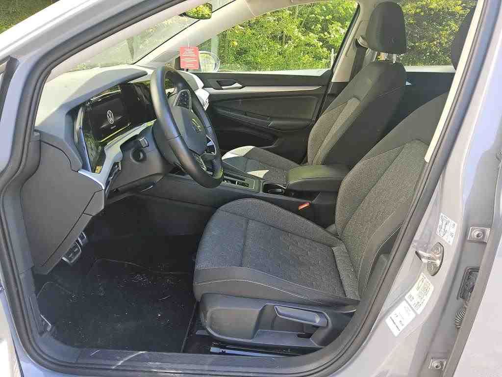 Fahrzeugabbildung Volkswagen Golf VIII 1.0 eTSI DSG Move CarPlay|ACC|LED|PDC