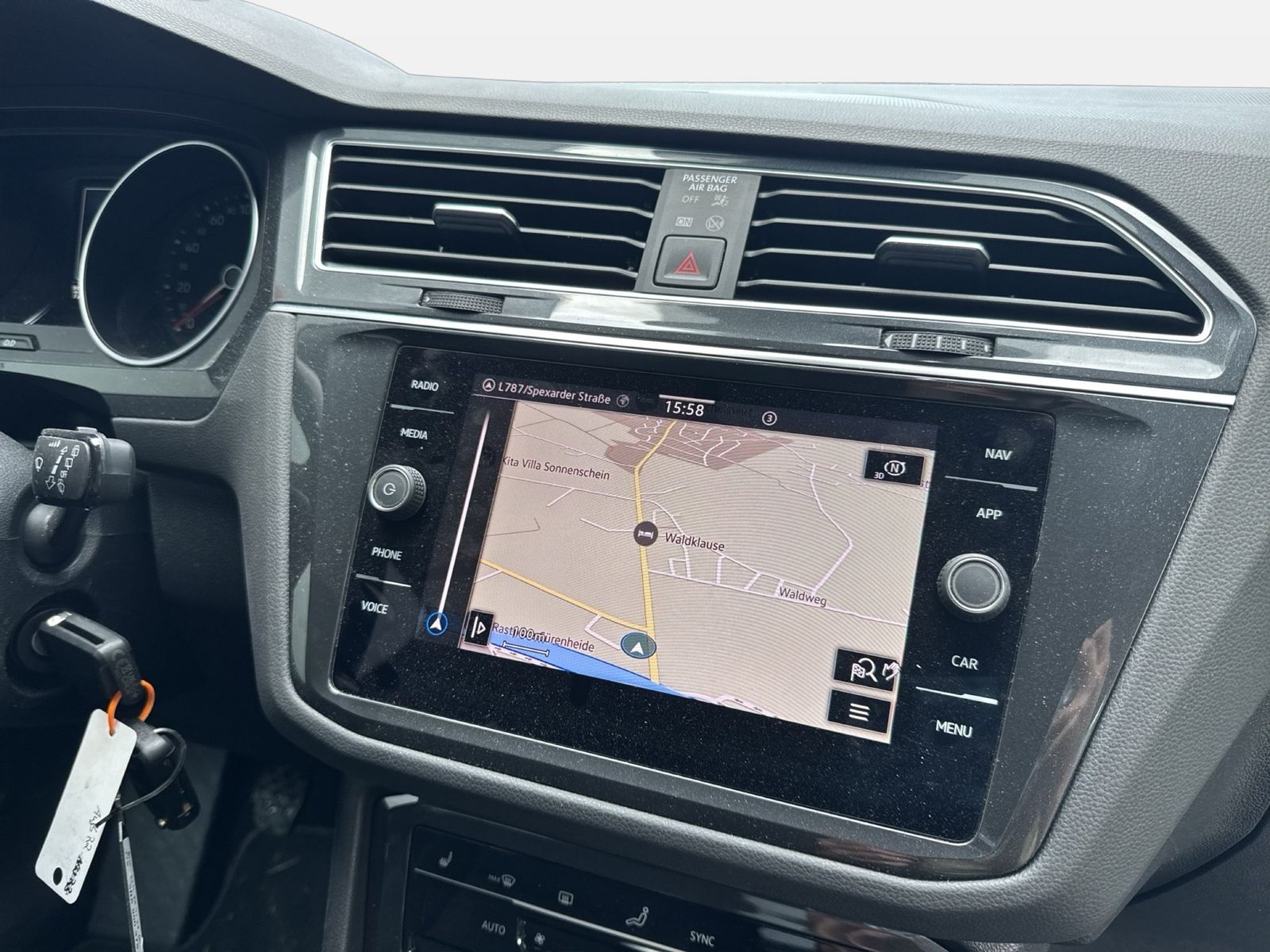Fahrzeugabbildung Volkswagen Tiguan 2.0 TDI Life CarPlay|ACC|LED|Navi|KlimaA