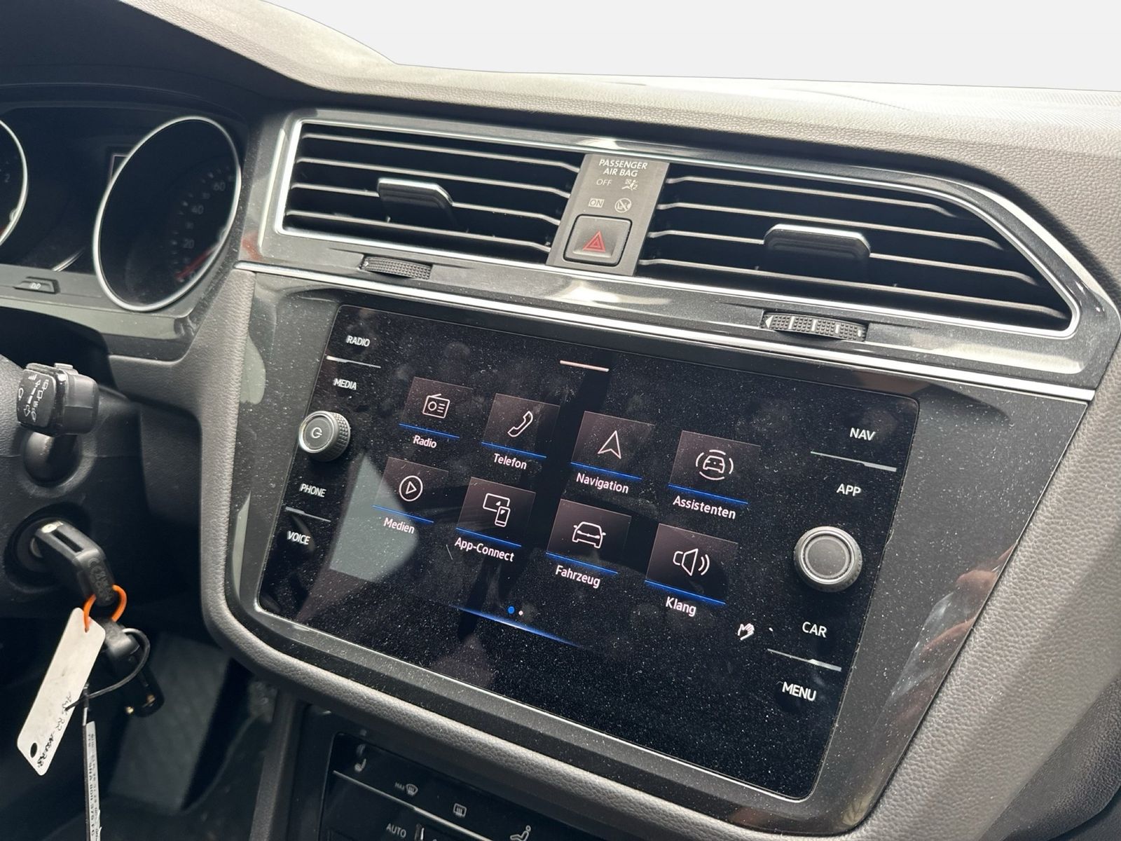 Fahrzeugabbildung Volkswagen Tiguan 2.0 TDI Life CarPlay|ACC|LED|Navi|KlimaA