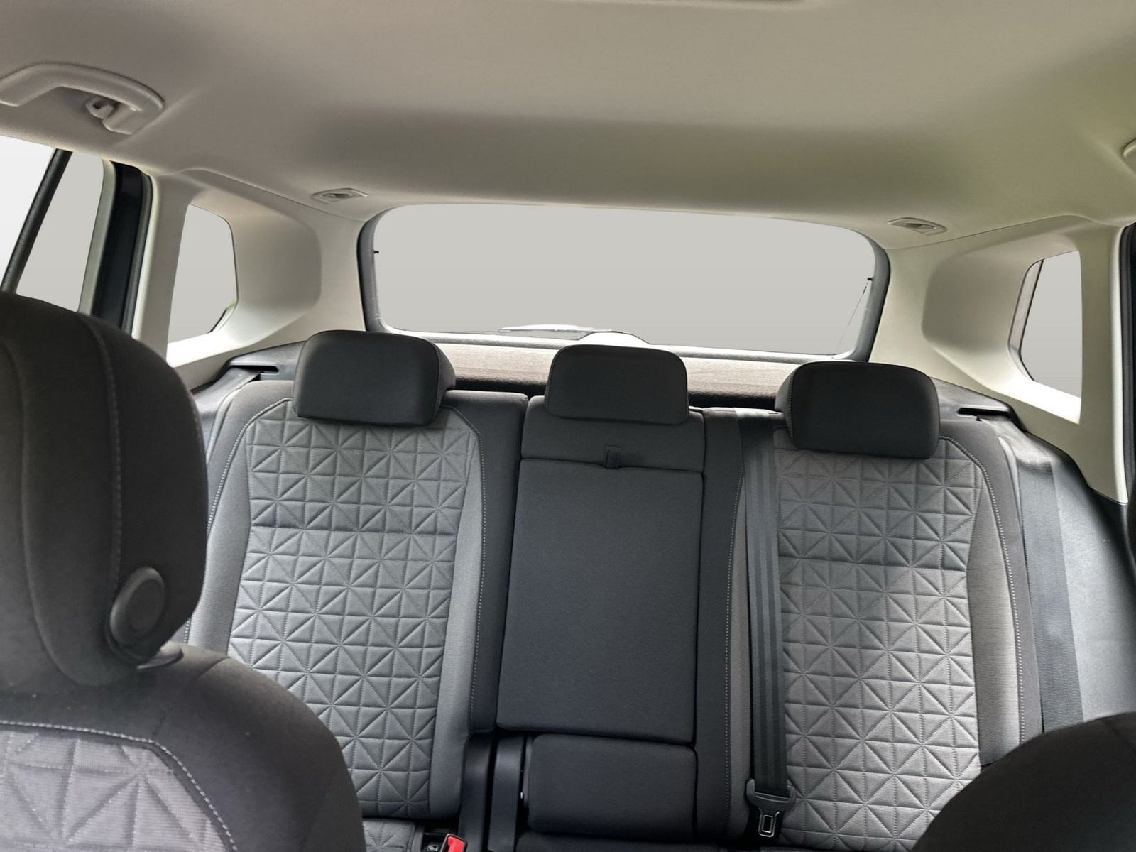 Fahrzeugabbildung Volkswagen Tiguan 2.0 TDI Life CarPlay|ACC|LED|Navi|KlimaA