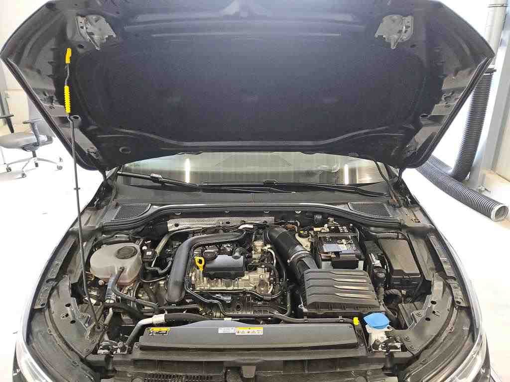 Fahrzeug autohaus mense Fahrzeugabbildung Volkswagen Golf VIII 1.0 eTSI DSG Move CarPlay|LED|DynLicht