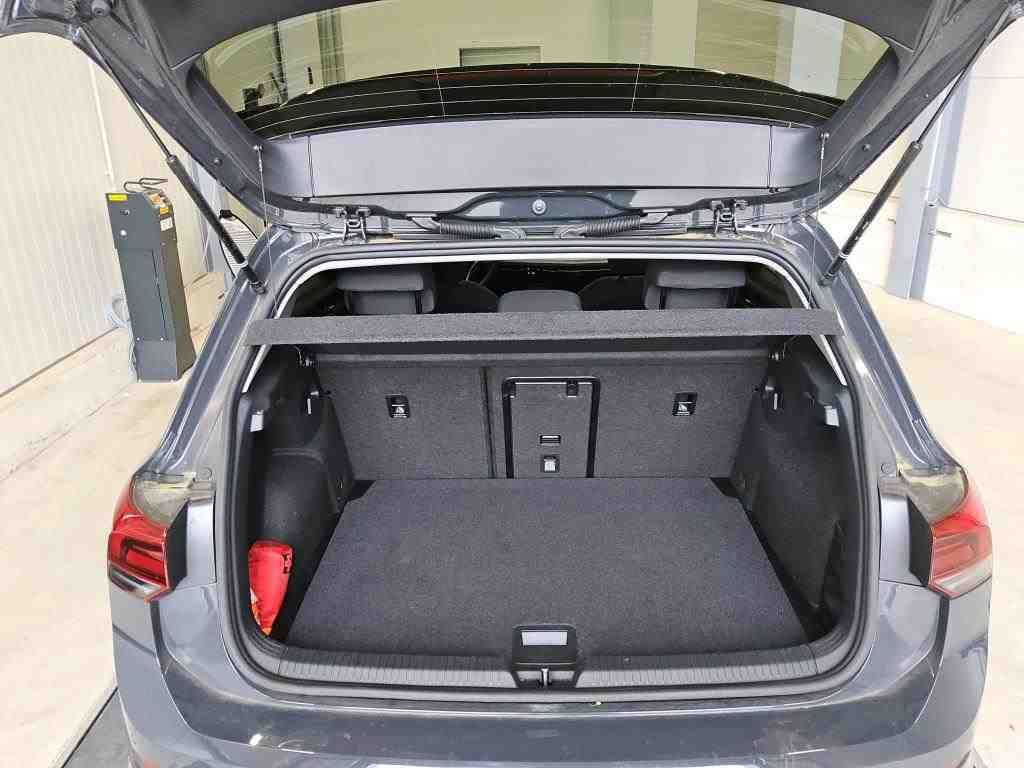Fahrzeug autohaus mense Fahrzeugabbildung Volkswagen Golf VIII 1.0 eTSI DSG Move CarPlay|LED|DynLicht