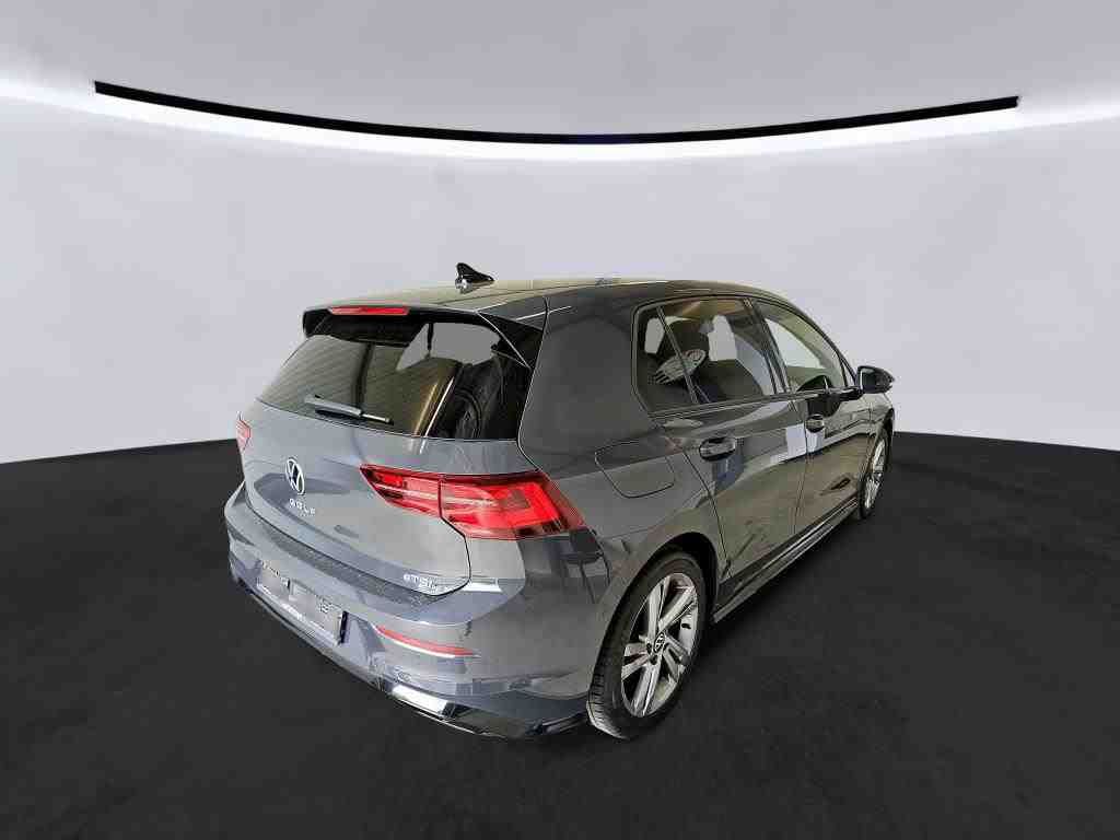 Fahrzeugabbildung Volkswagen Golf VIII 1.5 eTSI DSG R-line IQ.Light|Matrix|LM