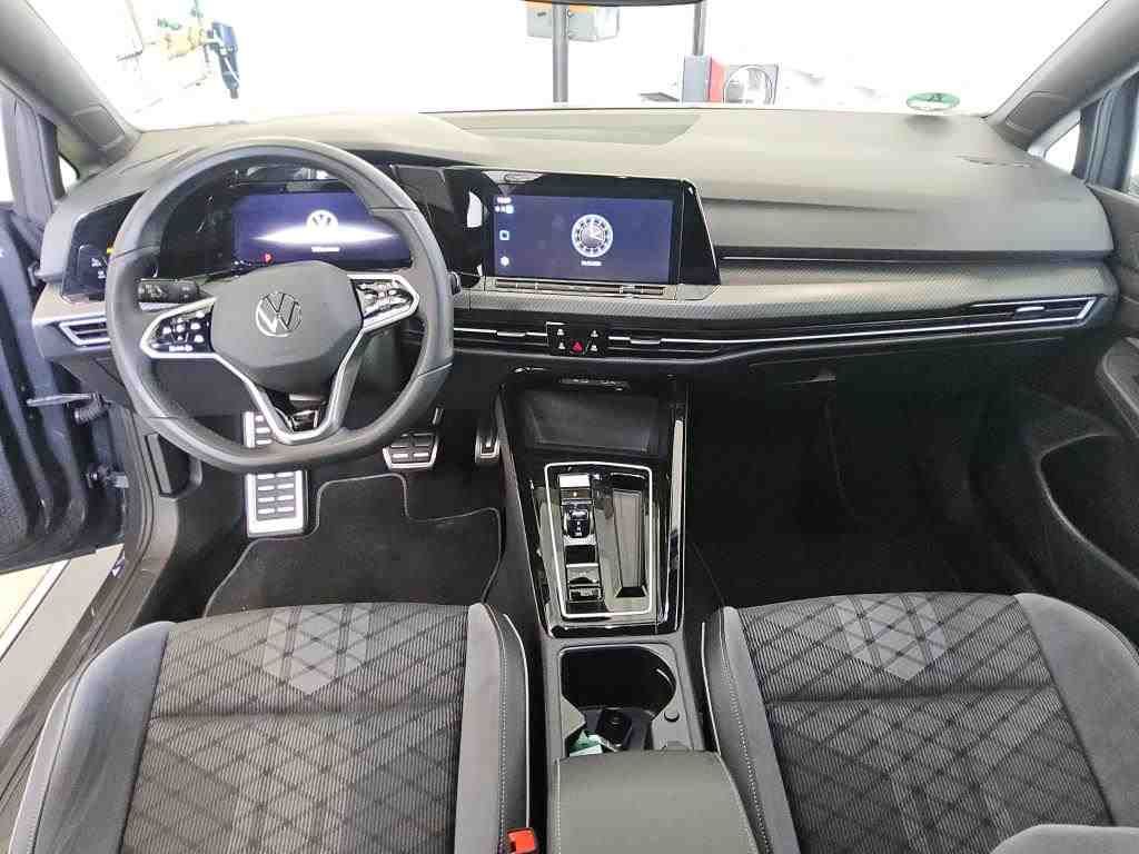 Fahrzeugabbildung Volkswagen Golf VIII 1.5 eTSI DSG R-line IQ.Light|Matrix|LM