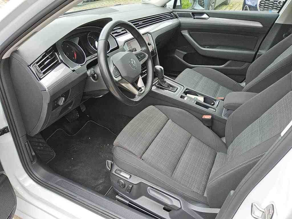 Fahrzeugabbildung Volkswagen Passat Variant 2.0 TDI DSG Business CarPlay|AHK