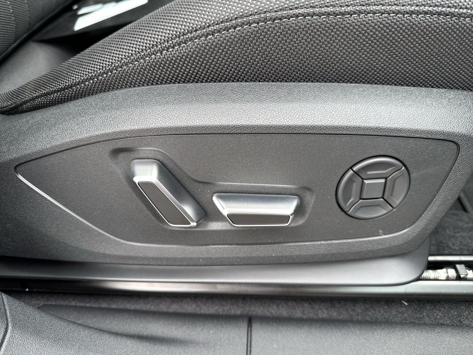 Fahrzeugabbildung Audi Q3 Sportback TFSI quattro AHK|Sonos|TechPRO