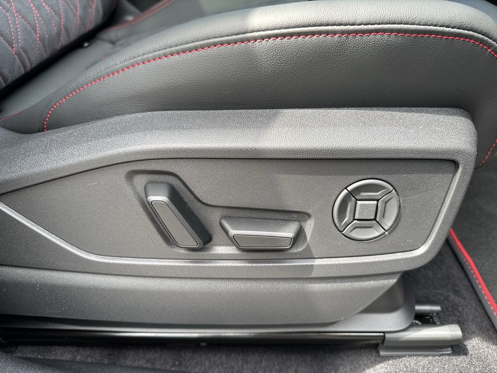 Fahrzeugabbildung Audi Q5 SUV e-hybrid 270kW Matrix|CarPlay|TechPro|AHK