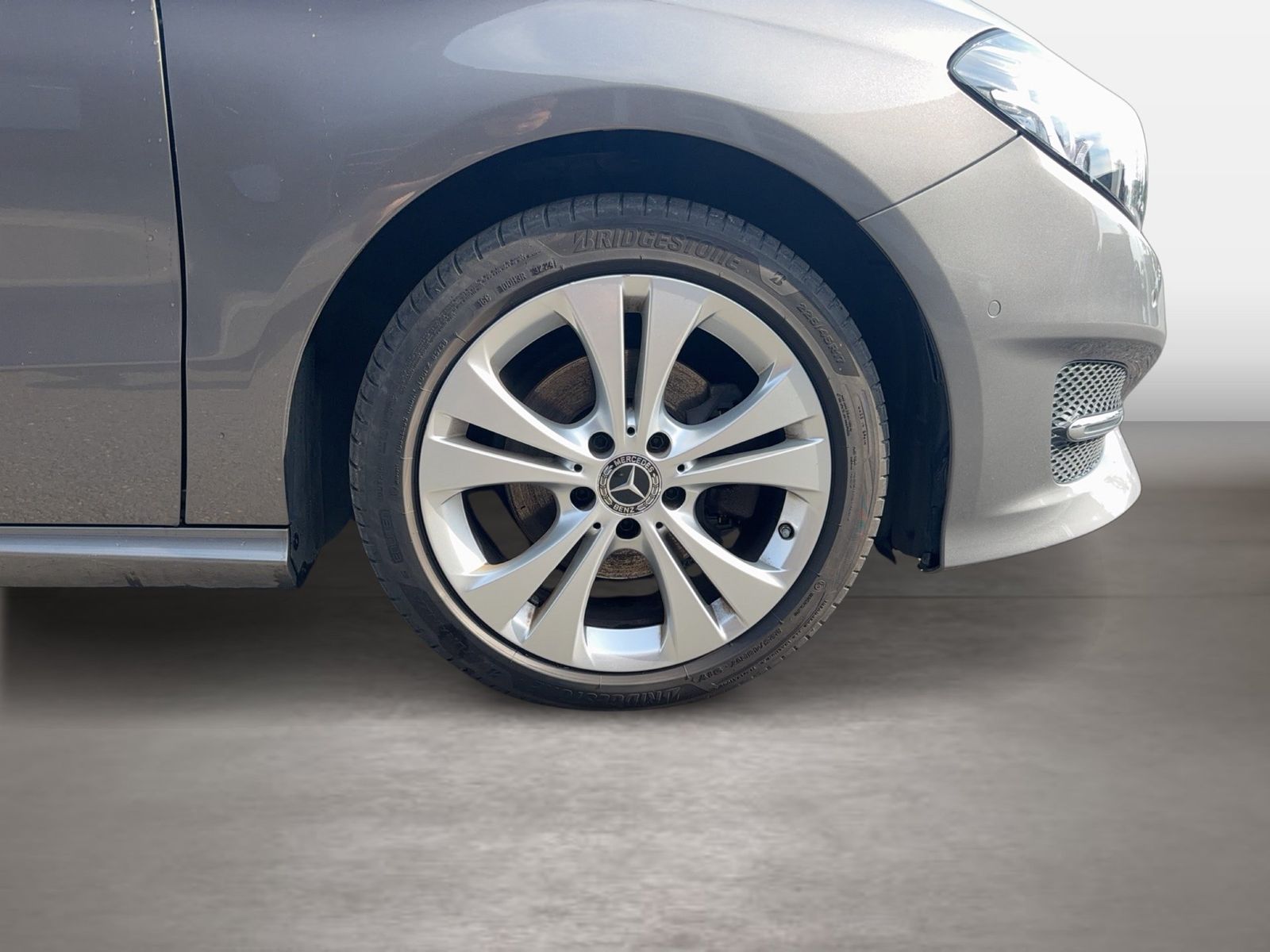 Fahrzeug autohaus mense Fahrzeugabbildung Mercedes-Benz B 220 D Facelift - mit KI generiert/bearbeitet