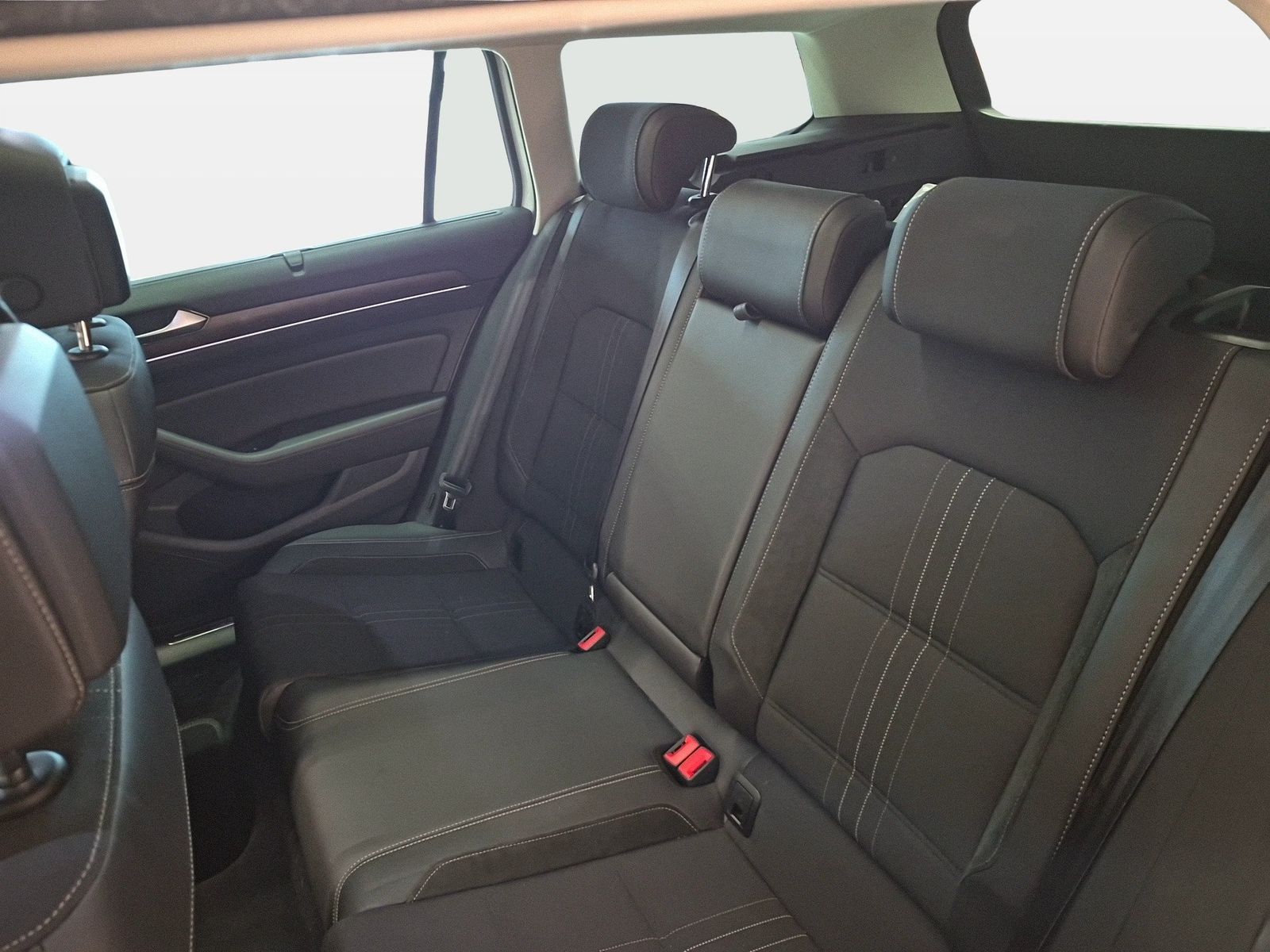 Fahrzeugabbildung Volkswagen Passat Variant Alltrack 2.0l BiTDI 4Moition 176k - mit KI generiert/bearbeitet