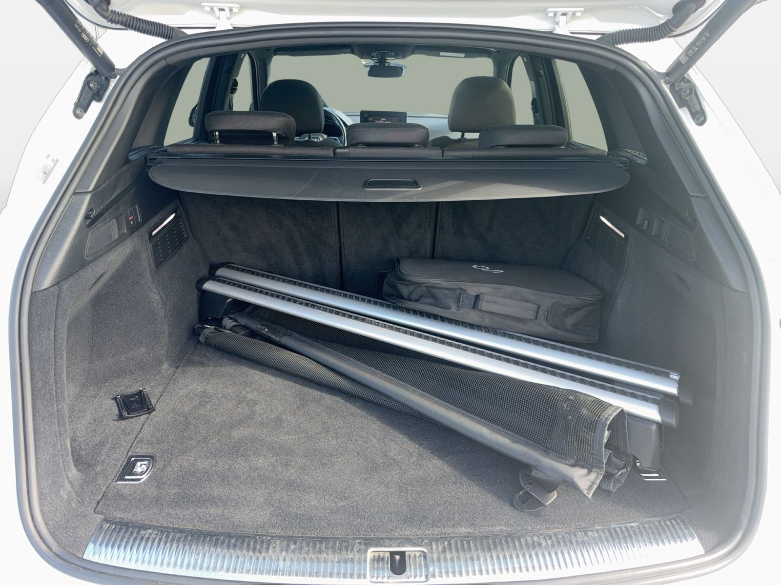 Fahrzeug autohaus mense Fahrzeugabbildung Audi Q5 TFSI 50 TFSI e quattro S tronic advanced LM - mit KI generiert/bearbeitet