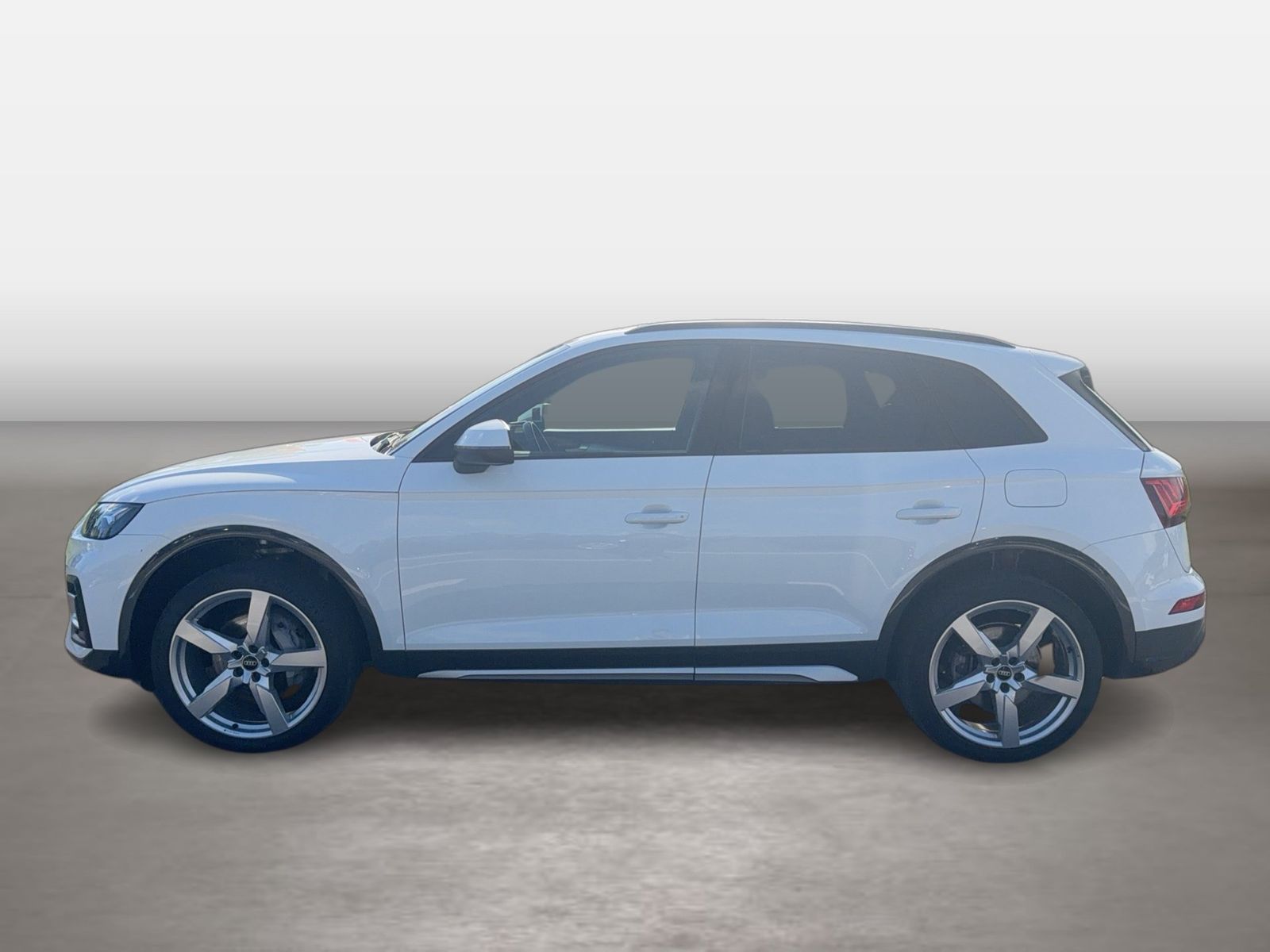 Fahrzeug autohaus mense Fahrzeugabbildung Audi Q5 TFSI 50 TFSI e quattro S tronic advanced LM - mit KI generiert/bearbeitet