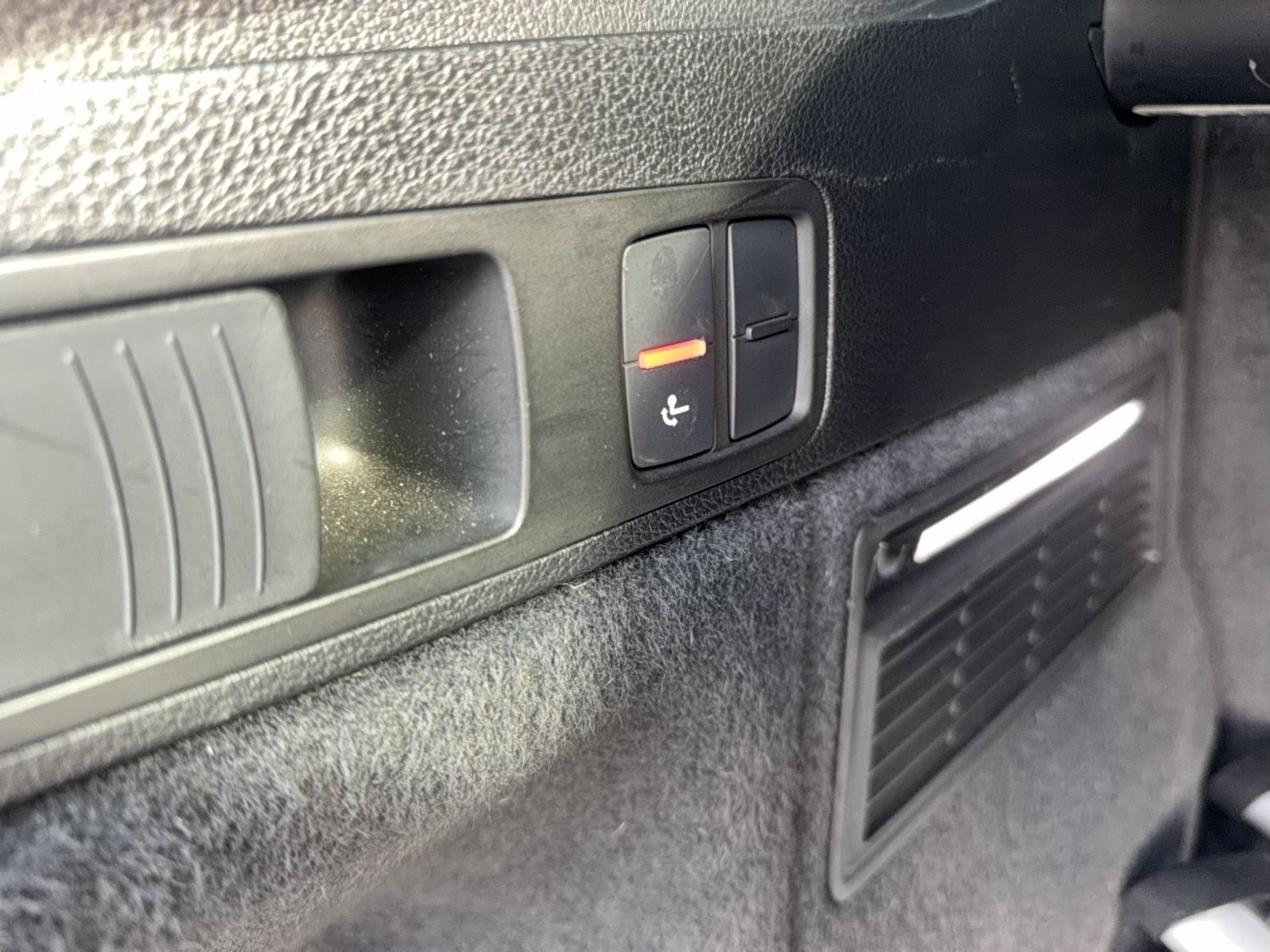 Fahrzeug autohaus mense Fahrzeugabbildung Audi Q5 TFSI 50 TFSI e quattro S tronic advanced LM - mit KI generiert/bearbeitet