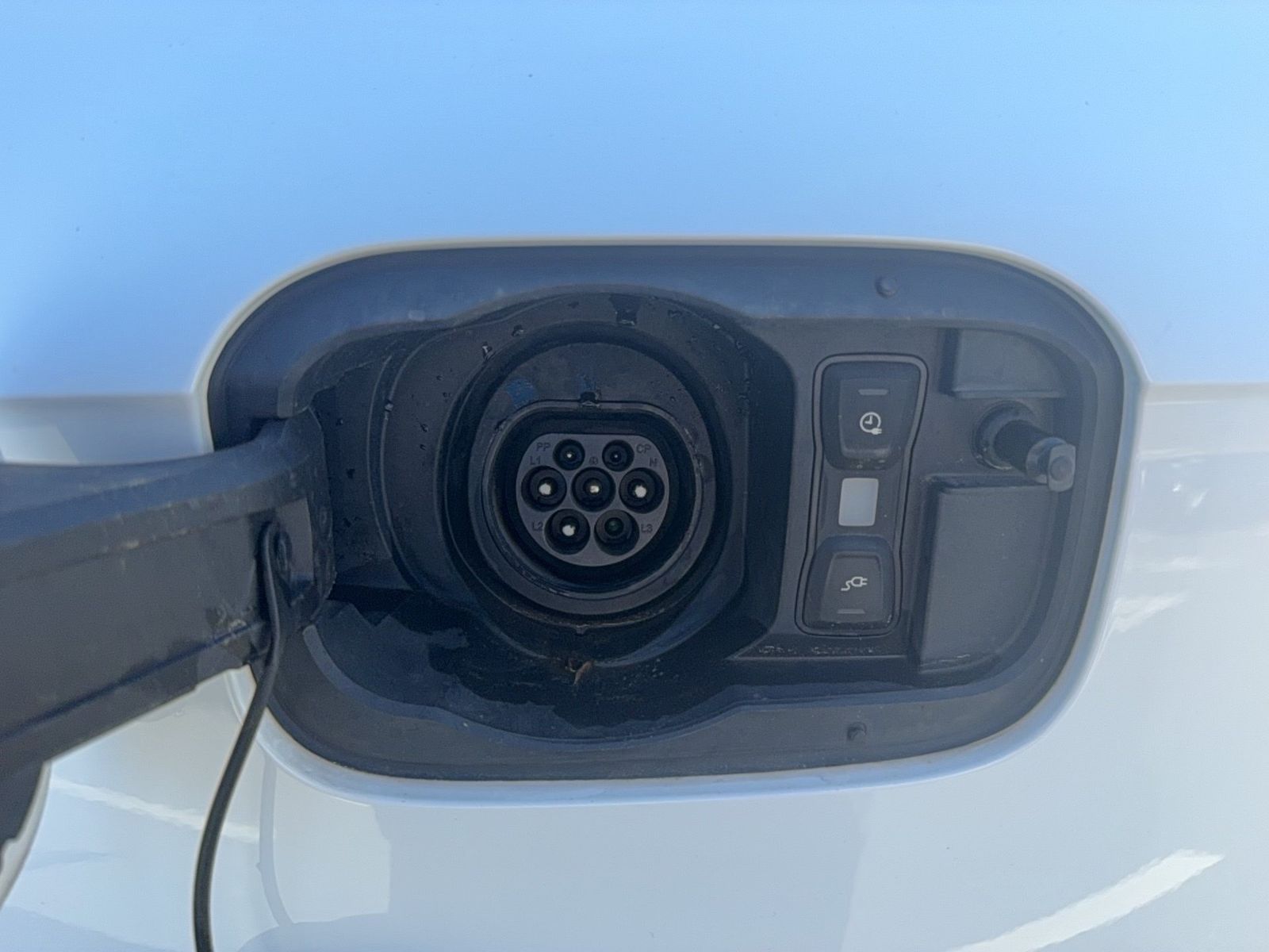 Fahrzeug autohaus mense Fahrzeugabbildung Audi Q5 TFSI 50 TFSI e quattro S tronic advanced LM - mit KI generiert/bearbeitet