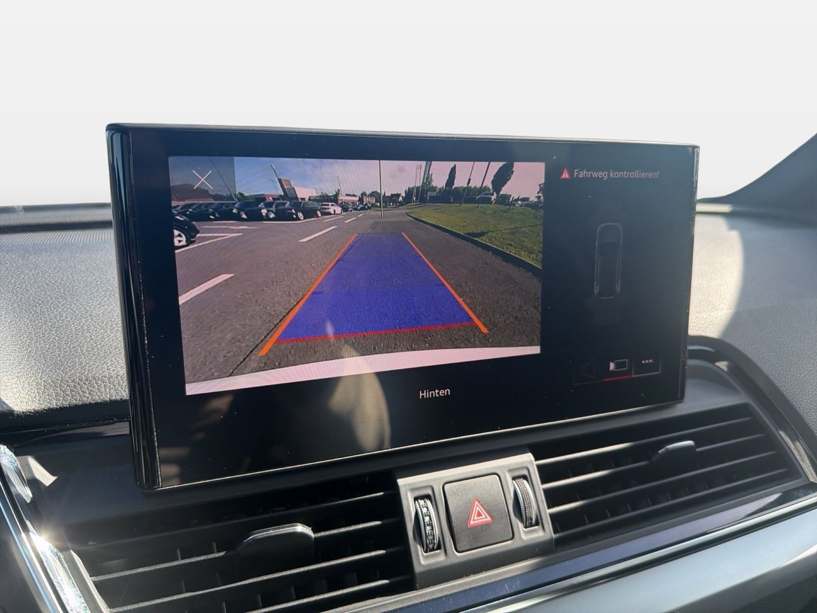 Fahrzeug autohaus mense Fahrzeugabbildung Audi Q5 TFSI 50 TFSI e quattro S tronic advanced LM - mit KI generiert/bearbeitet