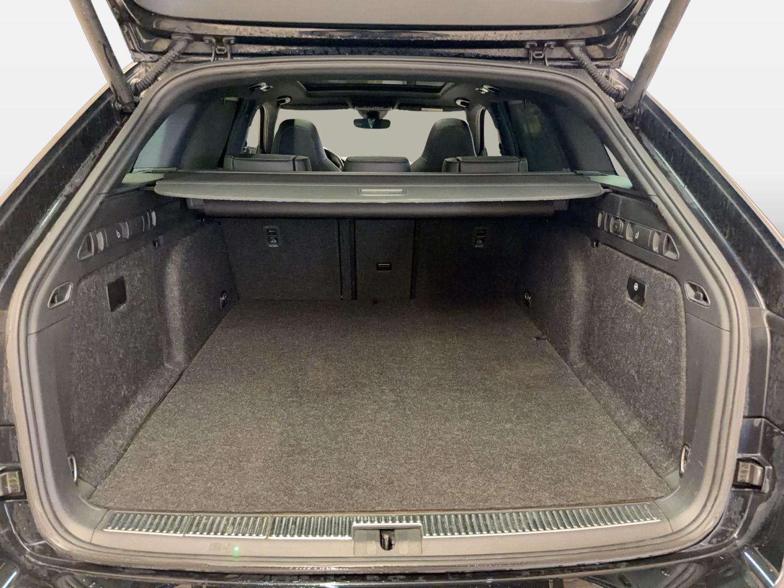 Fahrzeugabbildung SKODA Superb Combi 1.4 TSI Sportline iV AHK|Pano|SD|LM