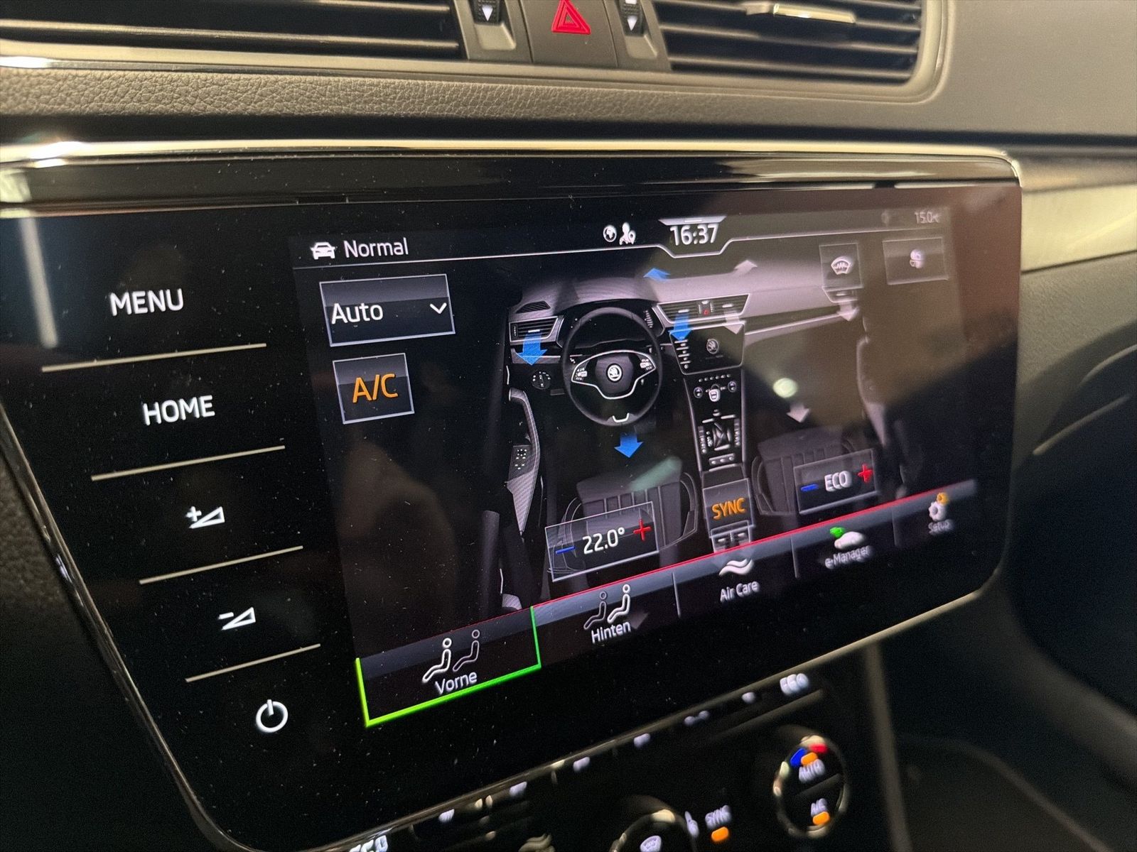 Fahrzeugabbildung SKODA Superb Combi 1.4 TSI Sportline iV AHK|Pano|SD|LM