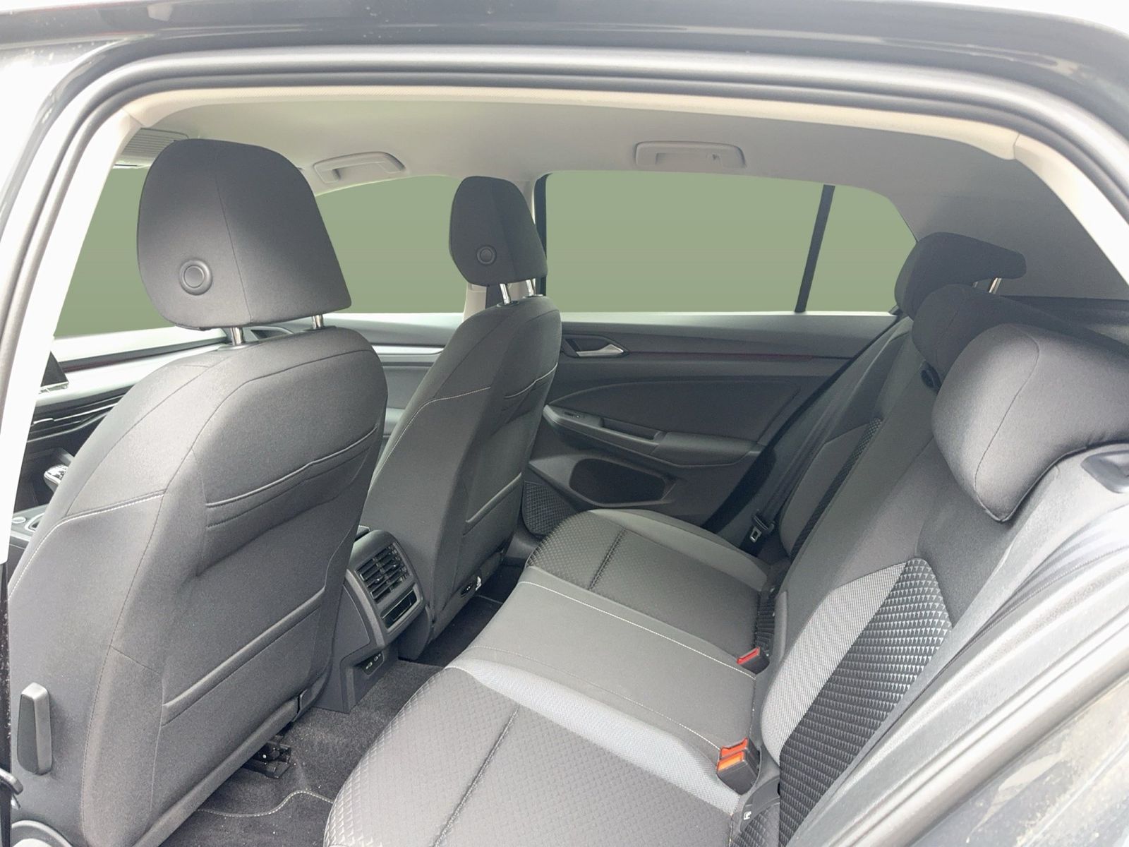 Fahrzeugabbildung Volkswagen Golf VIII 1.5TSI Life Active CarPlay|LED|Navi|LM