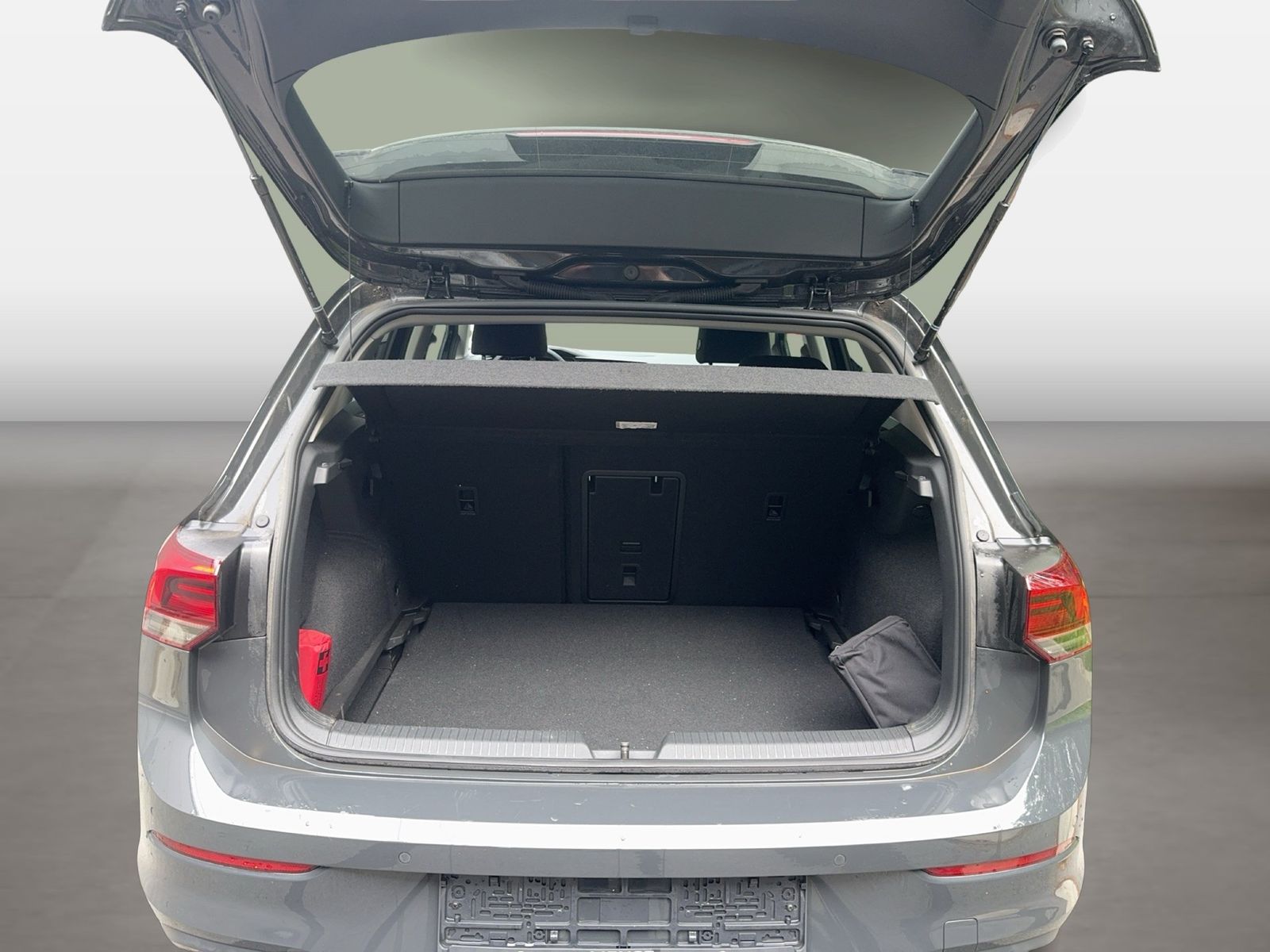 Fahrzeugabbildung Volkswagen Golf VIII 1.5TSI Life Active CarPlay|LED|Navi|LM