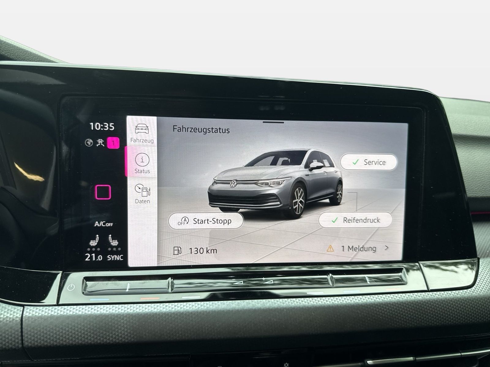 Fahrzeugabbildung Volkswagen Golf VIII 1.5TSI Life Active CarPlay|LED|Navi|LM