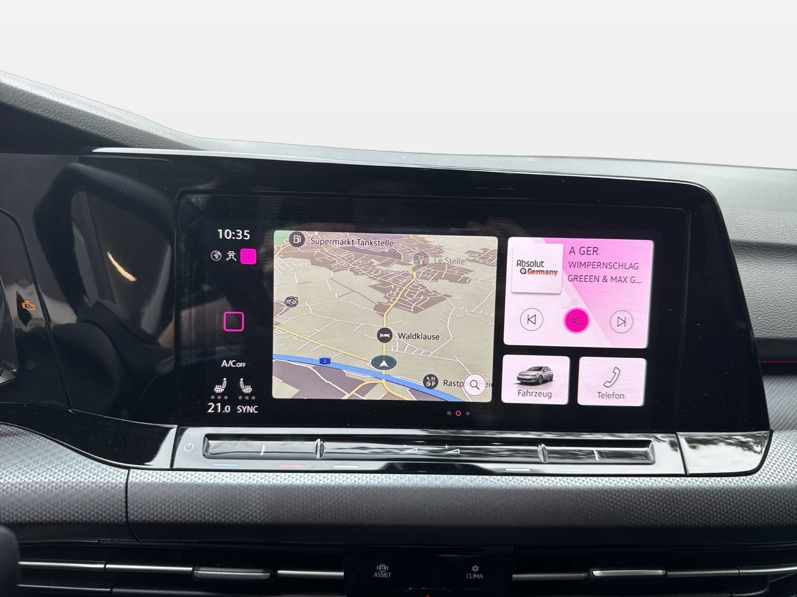 Fahrzeugabbildung Volkswagen Golf VIII 1.5TSI Life Active CarPlay|LED|Navi|LM