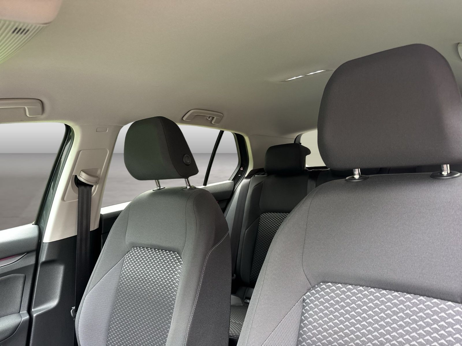 Fahrzeugabbildung Volkswagen Golf VIII 1.5TSI Life Active CarPlay|LED|Navi|LM